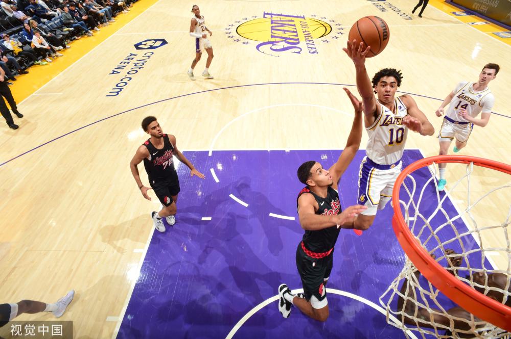 露出阵容深 露出阵容深